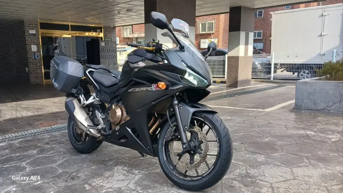 혼다 CBR500R(SHAD SH23 리어 사이드 탑 박스 양쪽 장착)